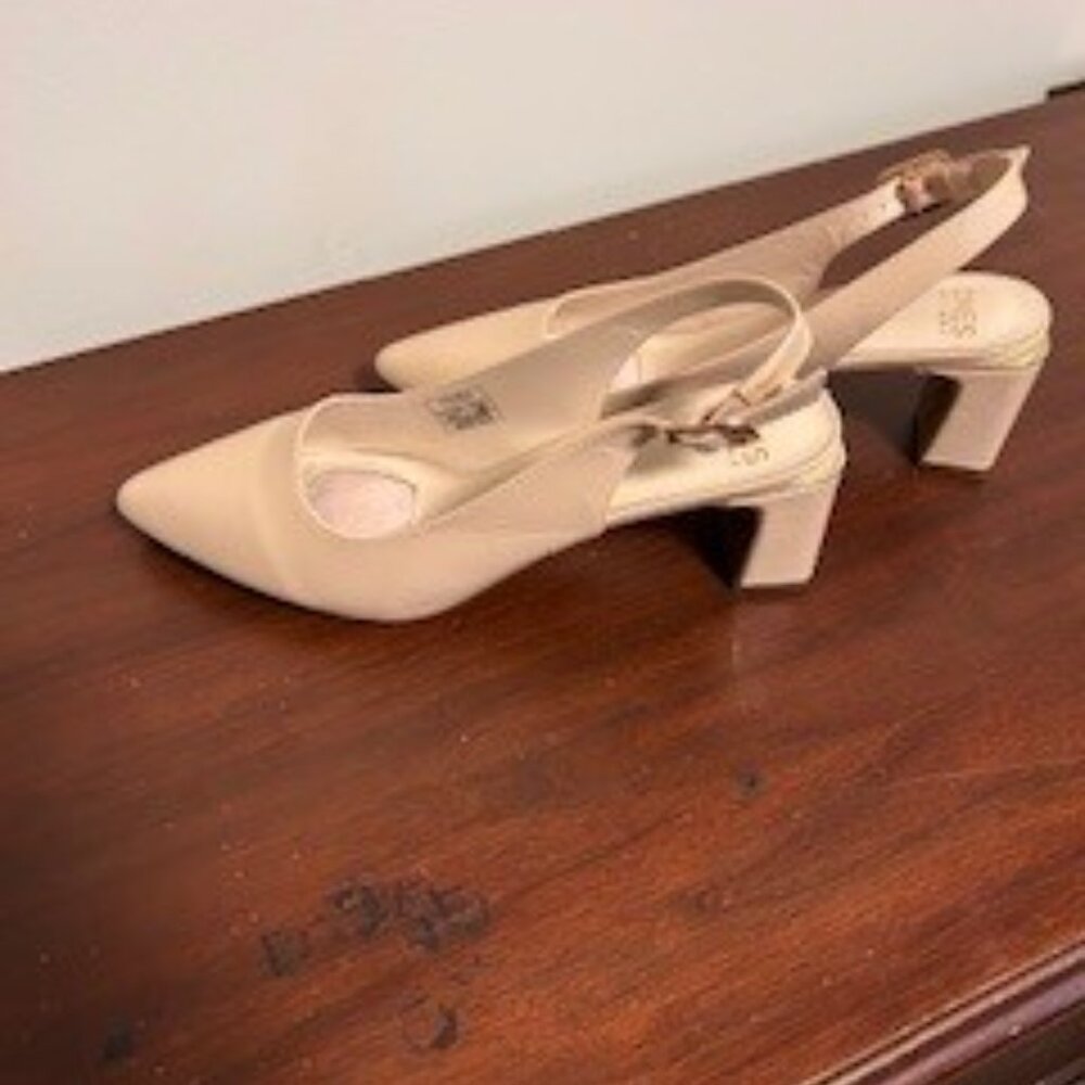 NWT Jones New York  Slingback Block Heel Pointed Toe Dress Pumps Shoes Bone